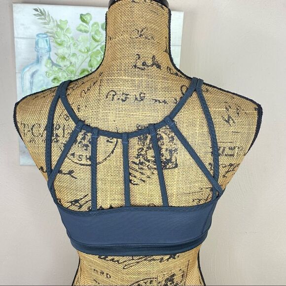 Athleta Max Out Strappy Back Sports Bra Gray XS - Picture 5 of 9